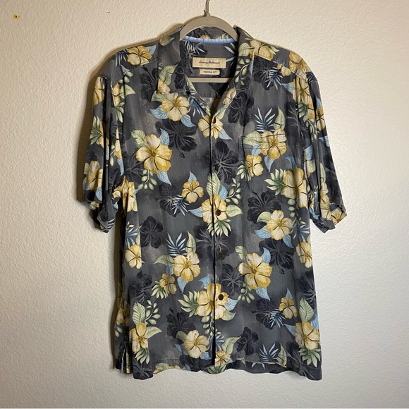 Tommy Bahama button down - Picture 1 of 3
